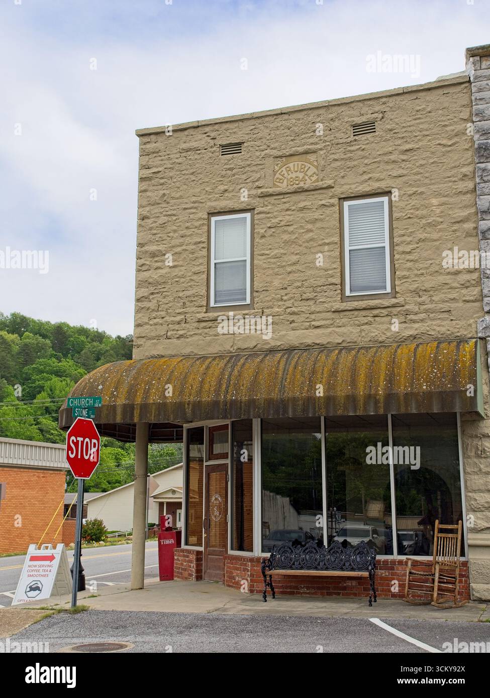 1894 B.F. Ruble Building nel centro di Jasper, Arkansas, maggio 2025 Foto Stock