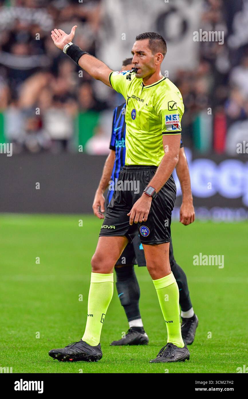 Torino, Italia. 13 settembre 2025. L'arbitro Andrea Colombo ha visto durante la partita di serie A tra Juventus e Inter all'Allianz Stadium di Torino. Credito: Gonzales Photo/Alamy Live News Foto Stock