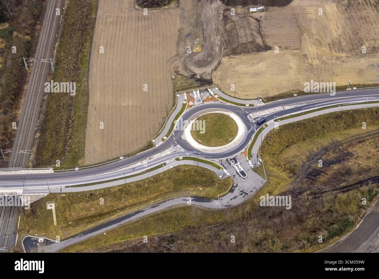 Vista aerea, area di costruzione del quartiere urbano pianificato di Wasserstadt Aden con nuova rotatoria sul sito dell'ex miniera Haus Aden sulla Datt Foto Stock