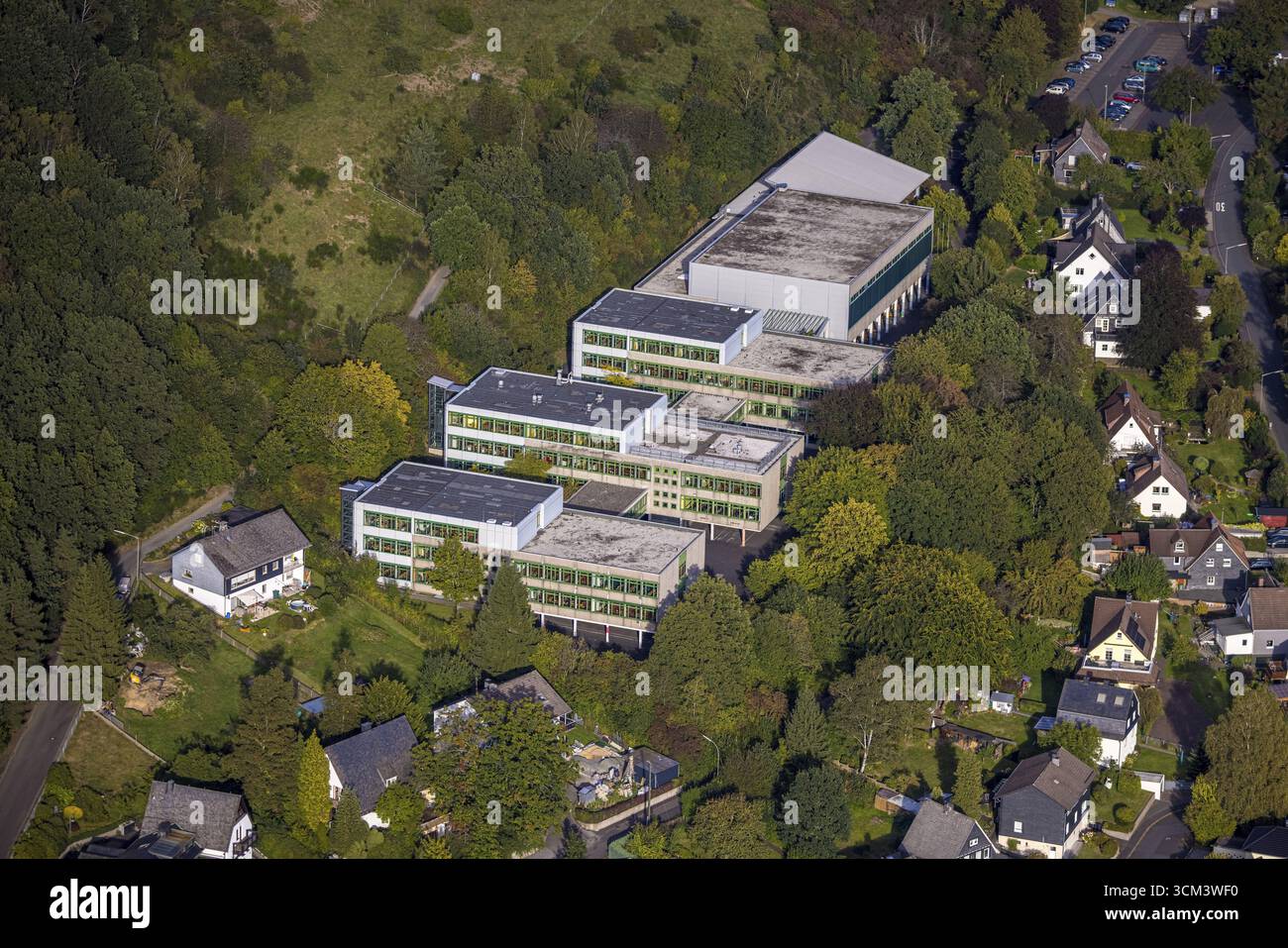 Foto aeree, scuola completa Eiserfeld, Eiserfeld, Siegen, Siegerland, Renania settentrionale-Vestfalia, Germania, istruzione, istituto di istruzione, DE, Foto Stock