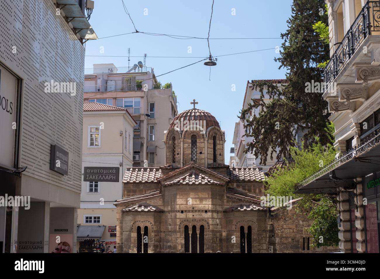 Chiesa di Panagia Kapnikarea, una delle più antiche chiese della Grecia, via Ermou, Atene Foto Stock