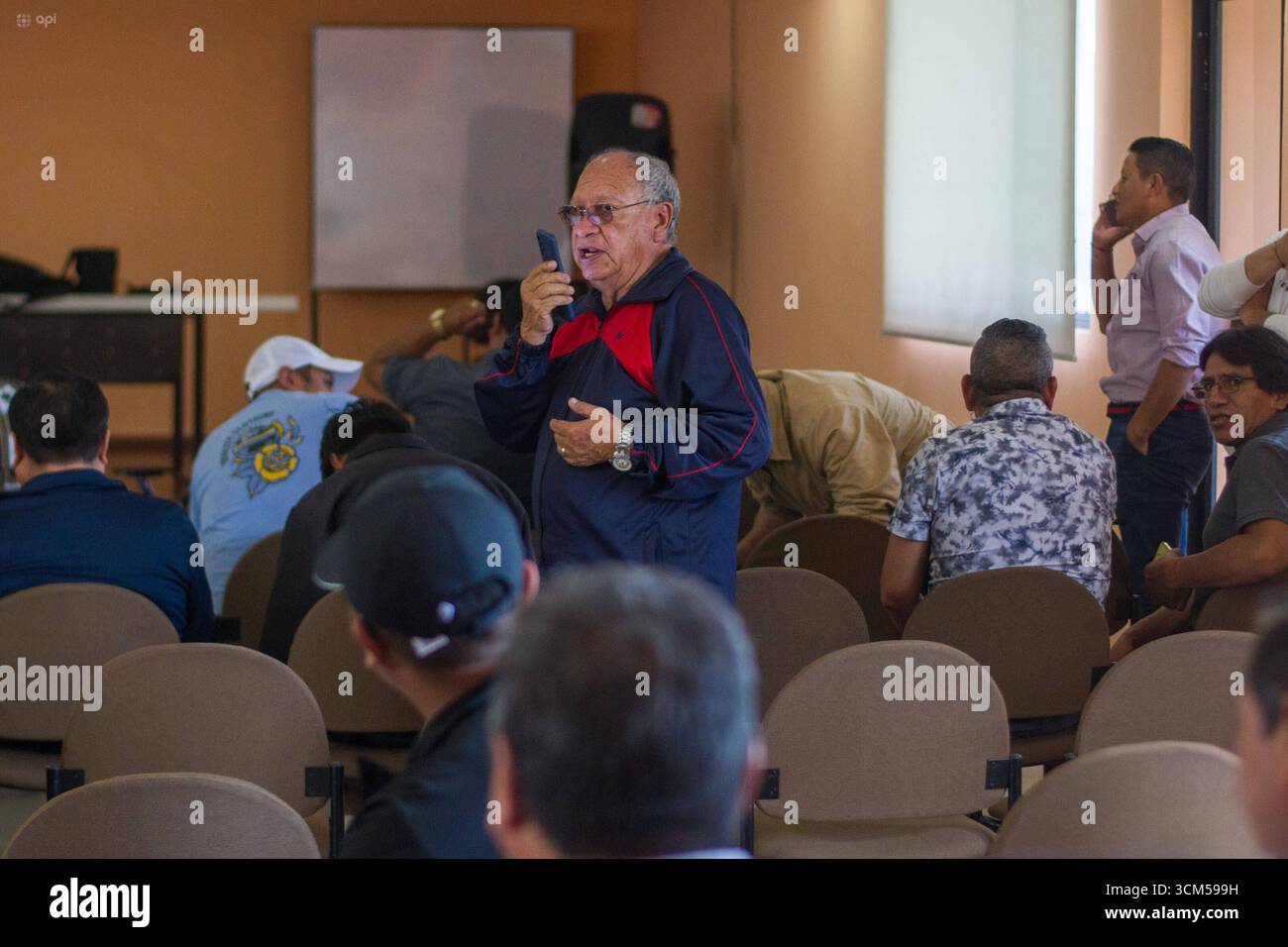 UIO REUNIONTRANSPORTISTAS Quito, domenica 14 settembre 2025 il sindacato dei trasporti si riunisce per definire il percorso in relazione all'eliminazione della sovvenzione diesel, decretato dal governo del presidente Daniel Noboa foto Juan Ruiz API Quito Pichincha Ecuador POL UIO REUNIONTRANSPORTISTAS d0c825b2efee9917dcdf1db88c0060db Copizxit Foto Stock