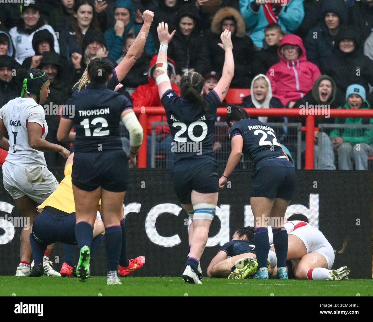 Ashton Gate, Bristol, Regno Unito. 14 settembre 2025. Coppa del mondo di rugby femminile, quarti di finale, Inghilterra contro Scozia; Rhona Lloyd di Scozia segna una meta nella partita finale lasciando il punteggio di 40-8 all'Inghilterra Credit: Action Plus Sports/Alamy Live News Foto Stock
