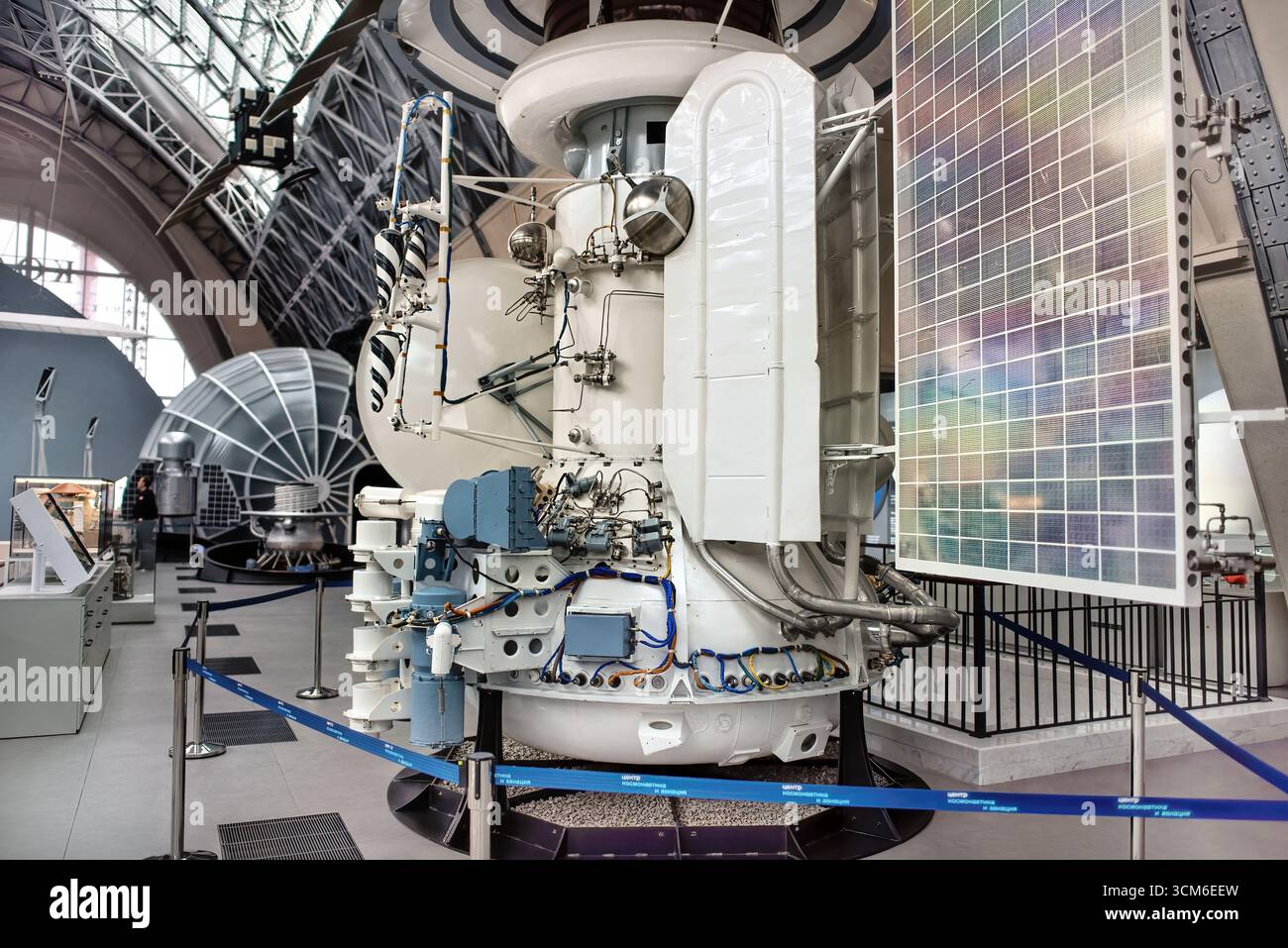 Stazione interplanetaria automatica Mars-3 al Cosmonautics Center di Mosca. Modello in scala 1:1: Mosca, Russia - 19 ottobre 2022 Foto Stock