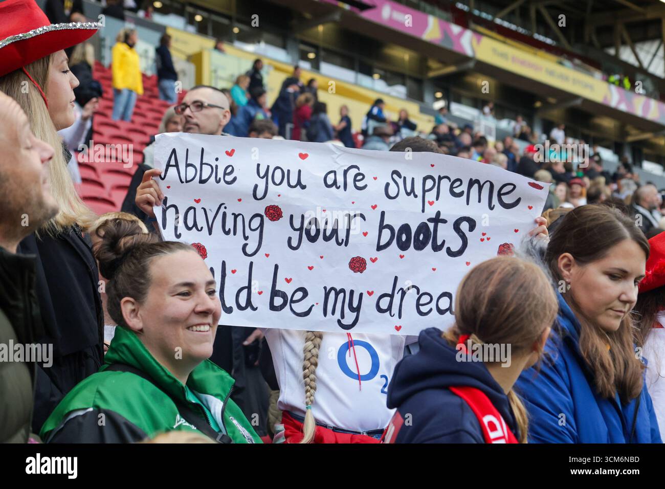 Bristol, Regno Unito. 14 agosto 2025. Partita di Coppa del mondo di rugby Inghilterra contro Scozia all'Ashton Gate Stadium. SOLO PER USO EDITORIALE. NON PER USO COMMERCIALE. Bristol, Regno Unito © ️ crediti: Elsie Kibue/Alamy Live News Foto Stock