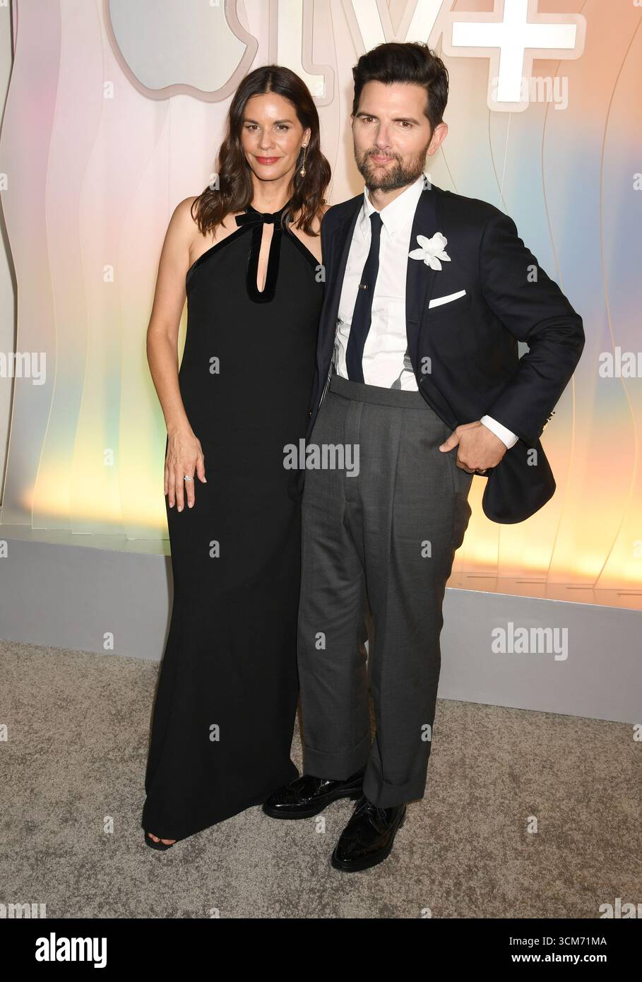 West Hollywood, circa 14 settembre 2025. Adam Scott e Naomi Scott all'Apple TV Primetime Emmy Party a Ysabel a West Hollywood, California, il 14 settembre 2025. Crediti: Jeffrey Mayer/Media Punch/Alamy Live News Foto Stock
