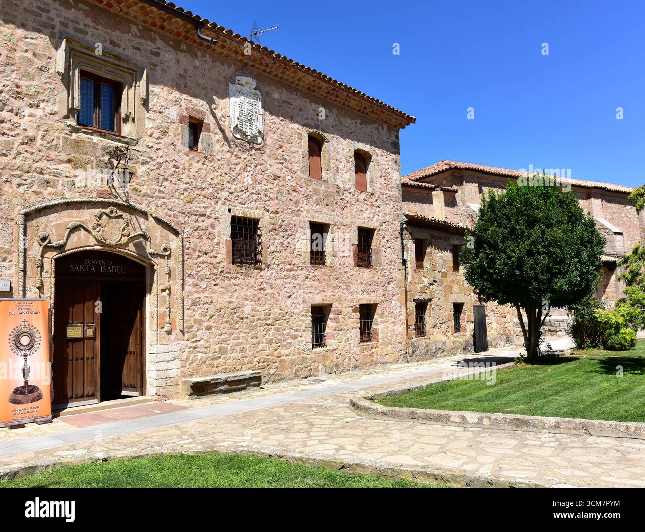 Medinaceli, Convento di Santa Isabel (XVI secolo) e Chiesa di San Martín (destra). Soria, Castilla y León, Spagna. Foto Stock