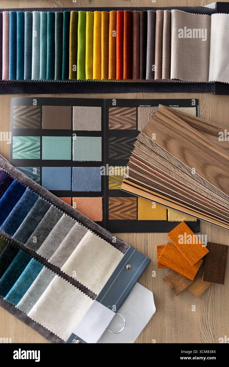 Campioni di tessuto, legno e colore su un tavolo per l'interior design. Ideale per ristrutturazioni di abitazioni, consulenze, architettura e temi di design. Foto Stock Campioni di tessuto, legno e colore su un tavolo per l'interior design. Ideale per ristrutturazioni di abitazioni, consulenze, architettura e temi di design. Foto Stock