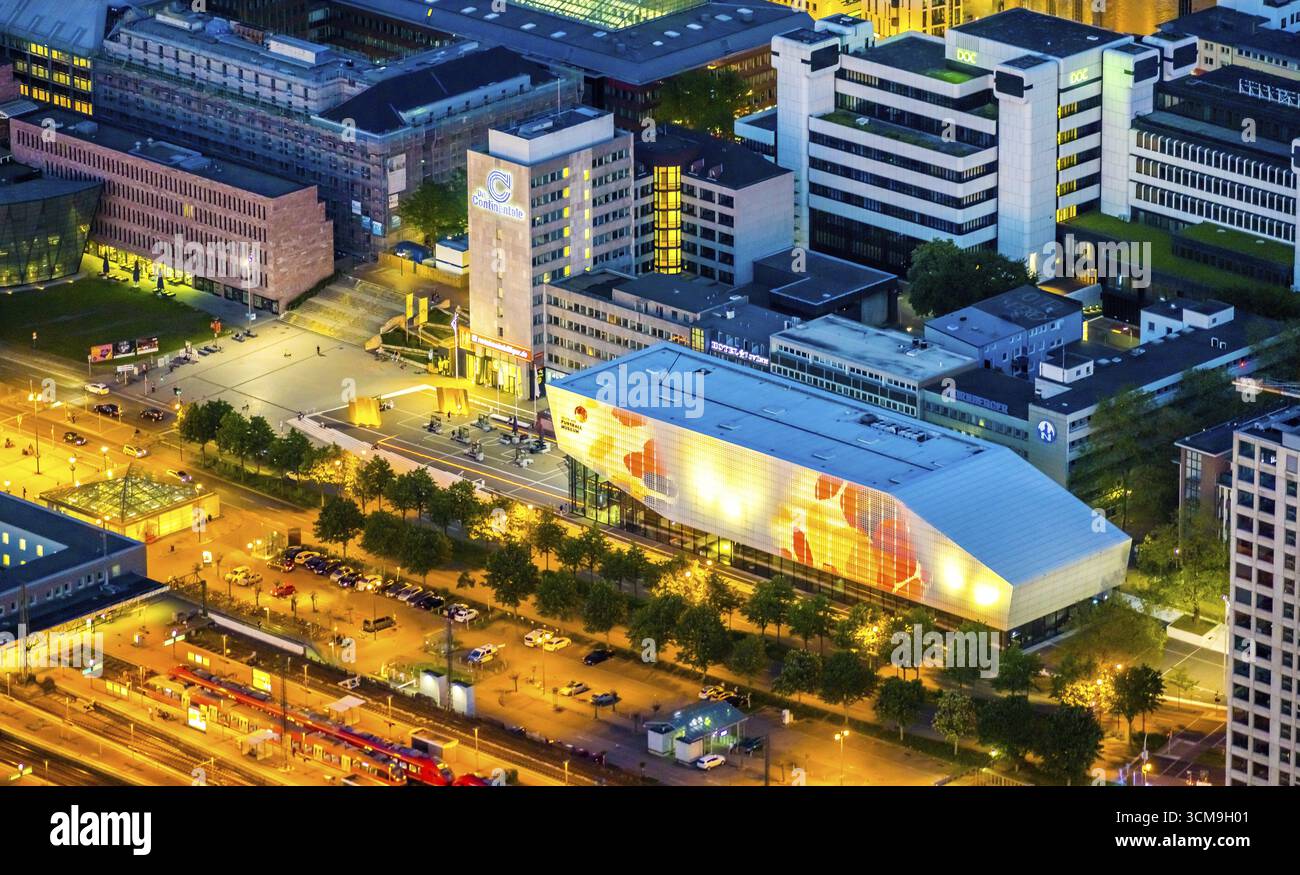 Foto aerea, Museo tedesco del calcio, città, Dortmund, zona della Ruhr, Renania settentrionale-Vestfalia, Germania, Germania, Germania, Germania, fotografia al crepuscolo, Europa, football, po leggero Foto Stock