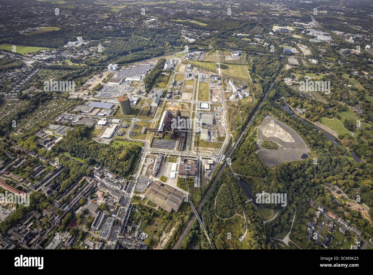 Phoenix-West Areal e Hoesch-Gasometer, nonché Wilo Park, filiale BMW Dortmund, INTECH die Industrieausruester e Amprion GmbH Stromversorger in t Foto Stock
