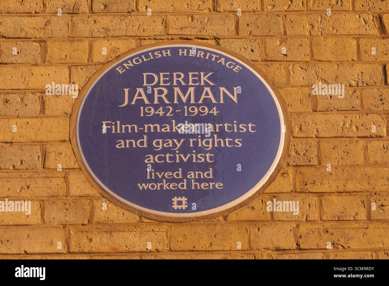 Inghilterra, Londra, Southwark, Butlers Wharf, English Heritage Blue plaque di Derek Jarman Foto Stock