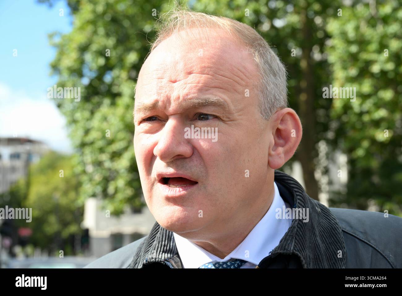 Londra, Regno Unito. Ed Davey deputato si è rivolto alla manifestazione. MANDATE Rally in Parliament Square. INVIARE la giornata d'azione per le famiglie colpite, organizzata dal partenariato dei bambini disabili e i gruppi genitori INVIARE Sanctuary e LetusLearn2. Crediti: michael melia/Alamy Live News Foto Stock
