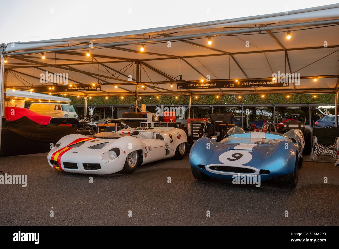 Settembre 2025 - nel paddock al primo semaforo del Goodwood Revival Foto Stock