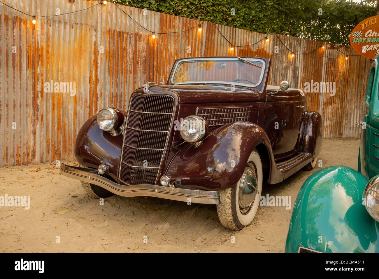 Settembre 2025 - Ford Classic 1935/36 al Goodwood Revival Foto Stock