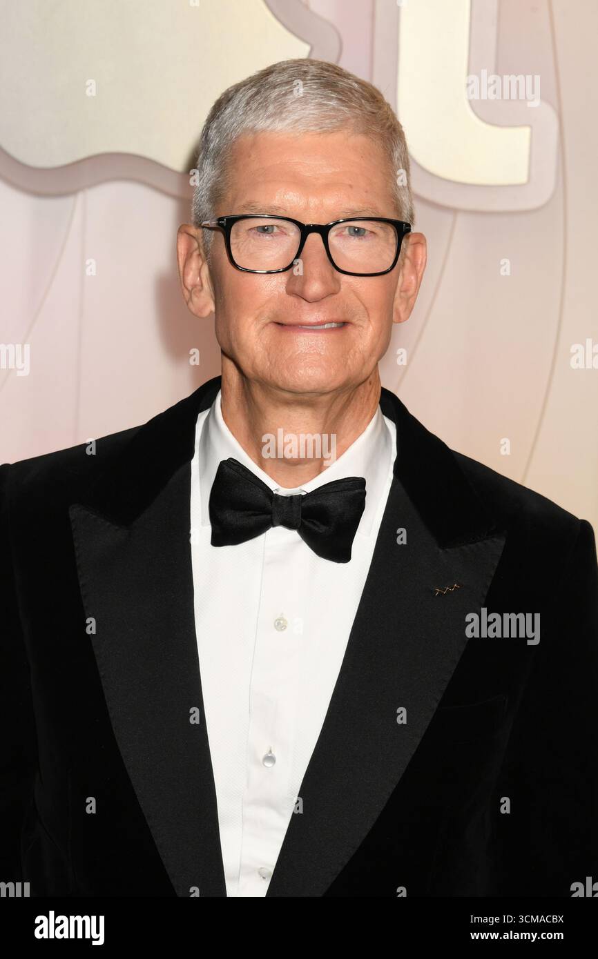 West Hollywood, circa 14 settembre 2025. Tim Cook all'Apple TV Primetime Emmy Party a Ysabel a West Hollywood, California, il 14 settembre 2025. Crediti: Jeffrey Mayer/Media Punch/Alamy Live News Foto Stock