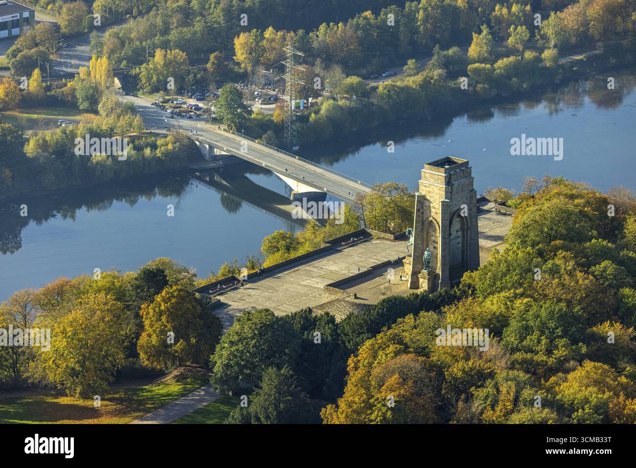 Vista aerea, Hengsteysee, Ruhrbruecke, Hohensyburg Kaiser-Wilhelm-Denkmal, Bikertreff am Seeufer, Boele, Hagen, Ruhr, Renania settentrionale-Vestfalia, Ger Foto Stock