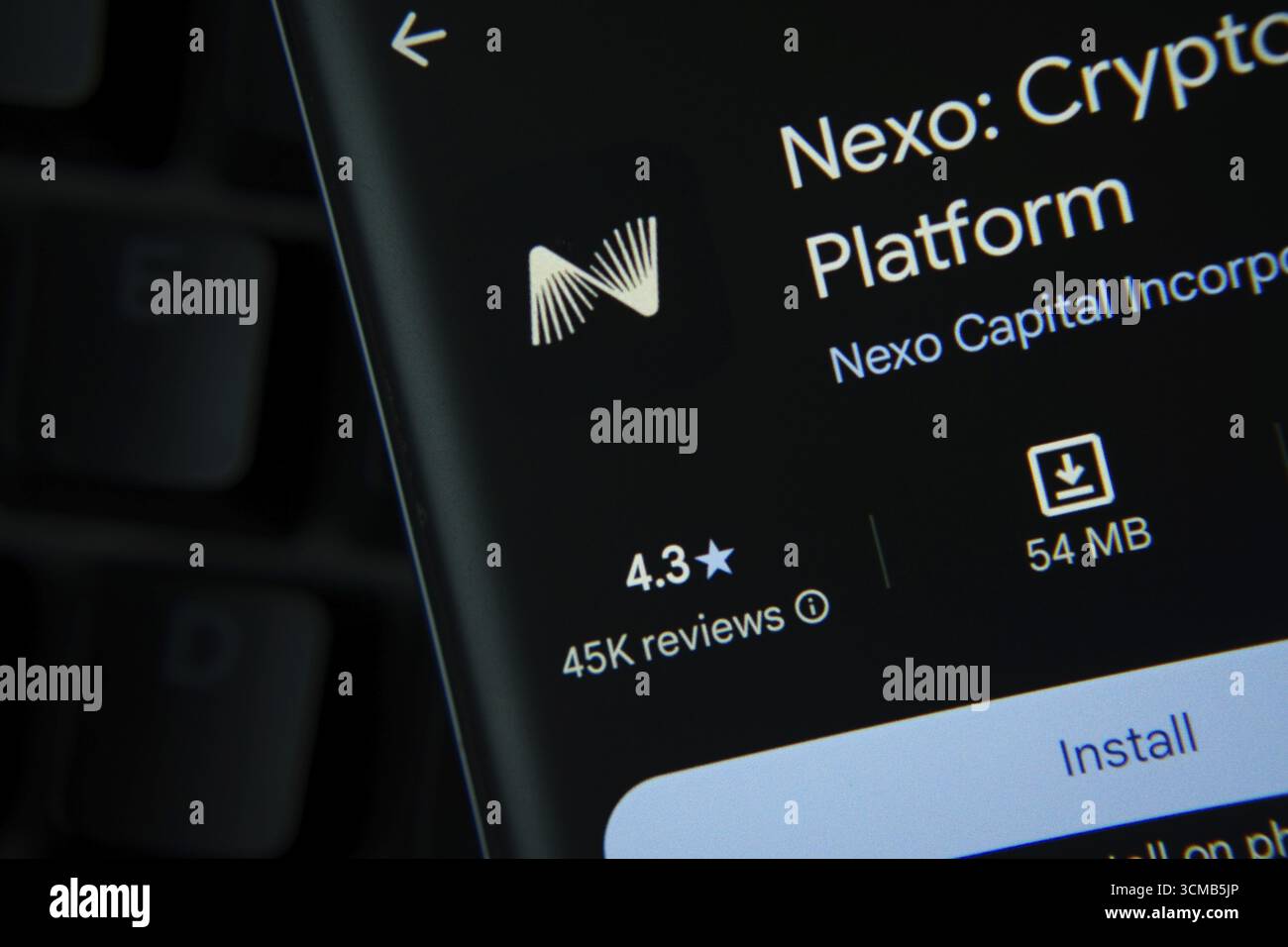 Dacca, Bangladesh- 27 luglio 2025: L'app Nexo di Google PlayStore viene visualizzata sullo schermo di uno smartphone Foto Stock