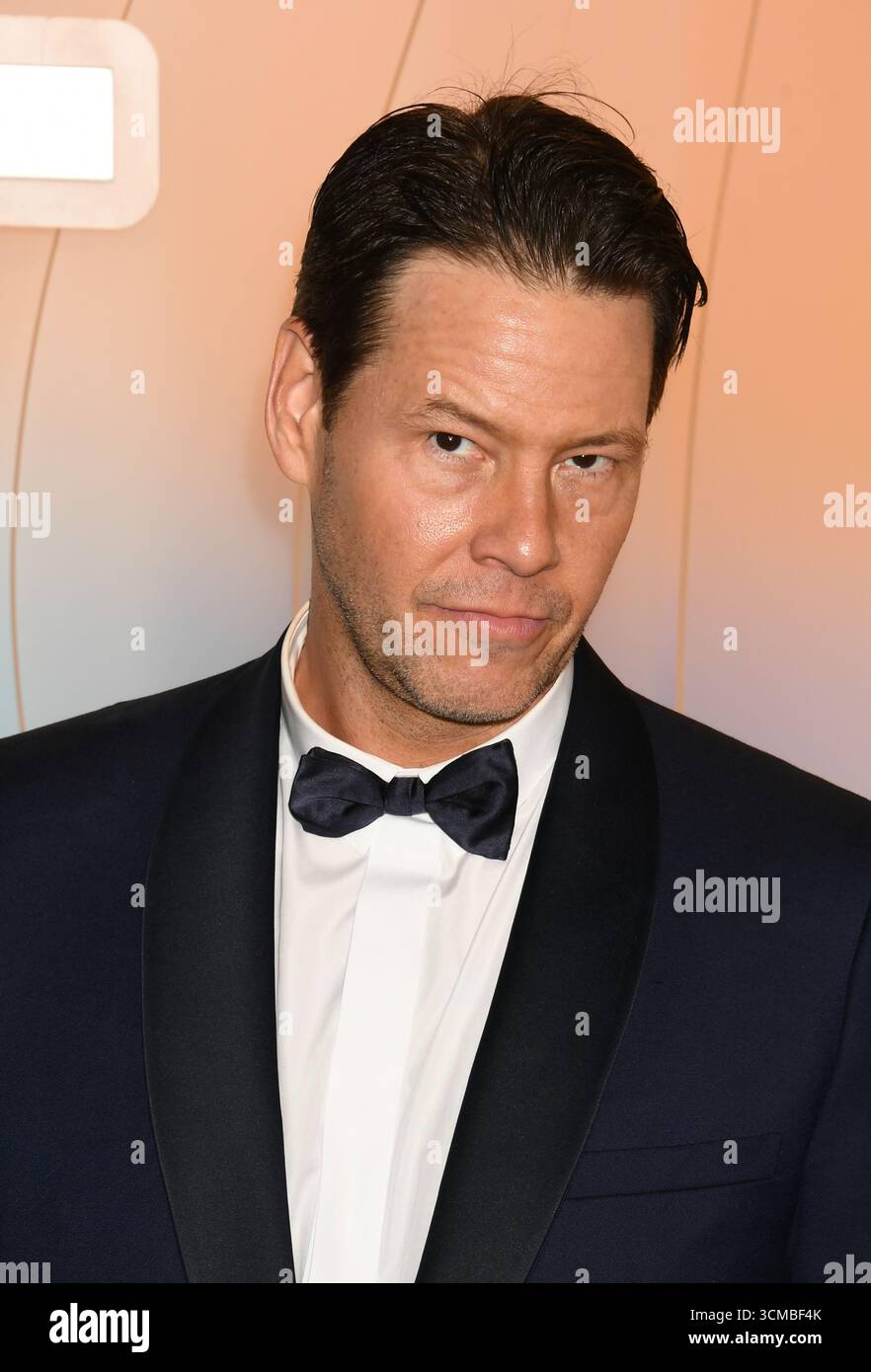 West Hollywood, circa 14 settembre 2025. Ike Barinholtz all'Apple TV Primetime Emmy Party a Ysabel a West Hollywood, California, il 14 settembre 2025. Crediti: Jeffrey Mayer/Media Punch/Alamy Live News Foto Stock