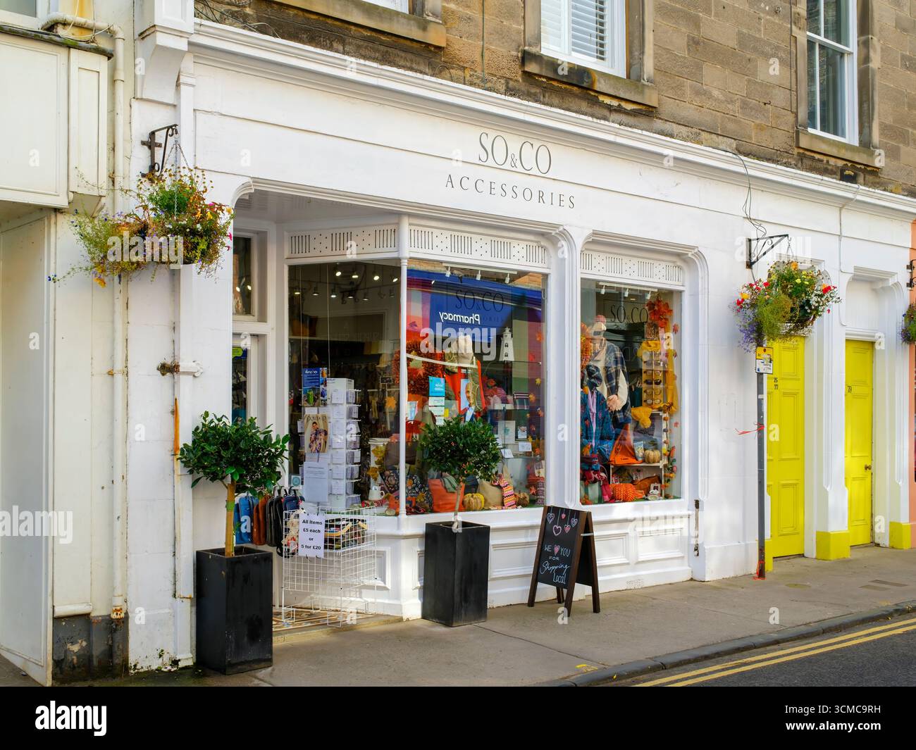 SO&CO Accessories shop in High Street, North Berwick, East Lothian, Scozia, un negozio boutique in una famosa città di mare. Foto Stock
