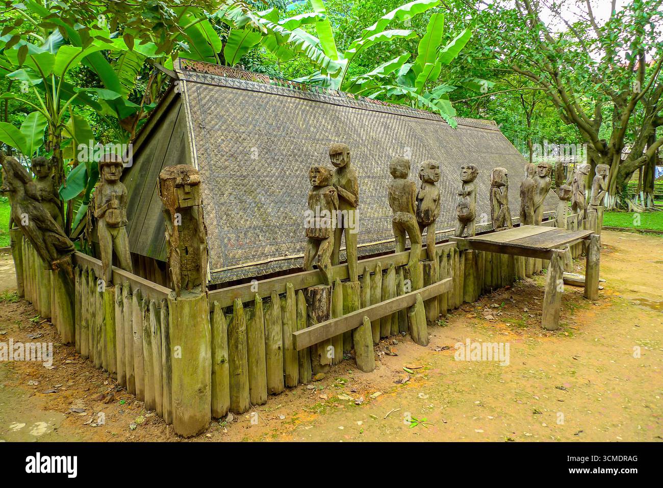 Tomba di Jarai al Museo di Etnologia di Hanoi Foto Stock
