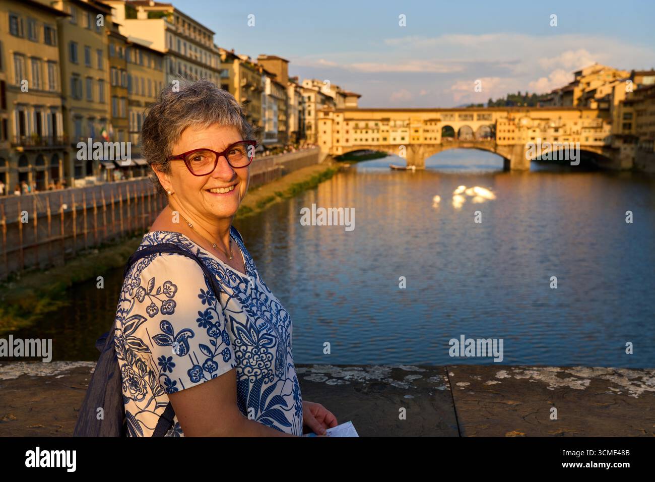 Ponte Vecchio, Ponte Santa Trinita, fiume Arno, Firenze, Toscana, Italia Foto Stock