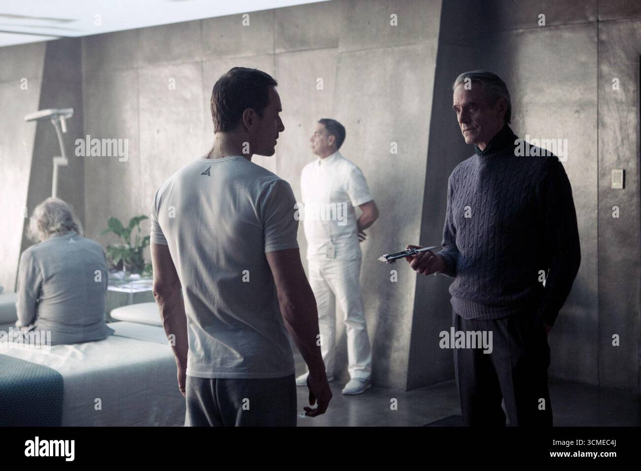 Assassin's Creed è un film di fantascienza del 2016 basato sul franchise di videogiochi pubblicato da Ubisoft. Il film è diretto da Justin Kurzel, scritto da Michael Lesslie, Adam Cooper e Bill Collage, ed è interpretato da Michael Fassbender (che ha anche prodotto), così come Marion Cotillard, Jeremy Irons, Brendan Gleeson, Charlotte Rampling e Michael K. Williams. Foto Stock