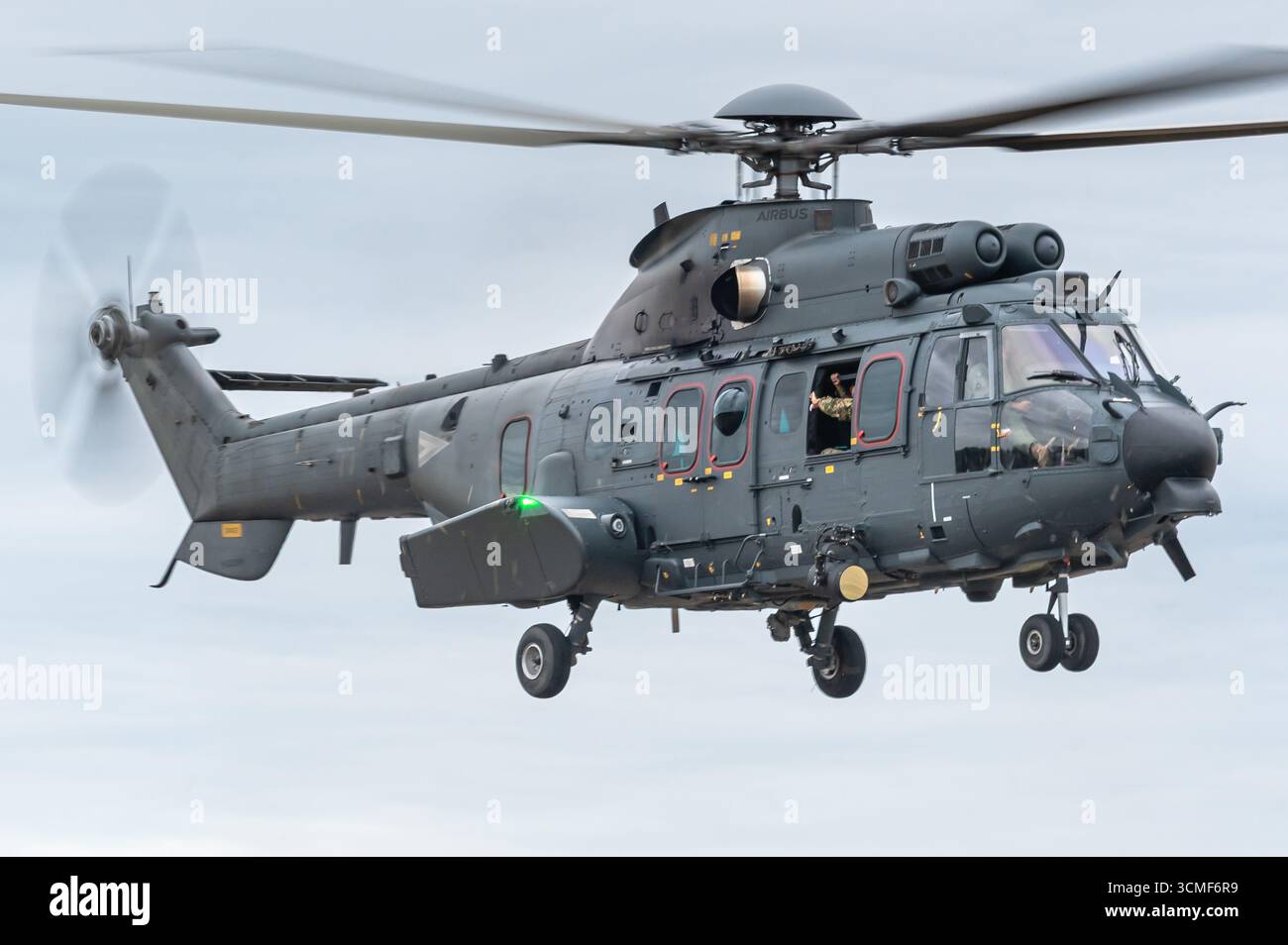 L'elicottero militare Eurocopter EC725 Caracal (Airbus Helicopters H225M) delle forze di difesa ungheresi. Foto Stock