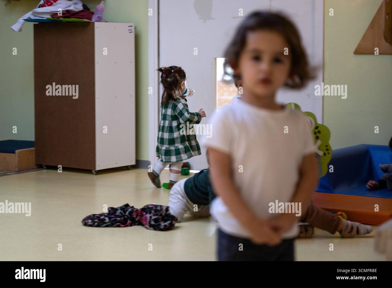 Vieilles-Forges (Francia centro-occidentale): Illustrazione, asilo nido, prima infanzia, assistenza all'infanzia "Les Bambins d'Aunis", associazione di genitori che offre bambini Foto Stock