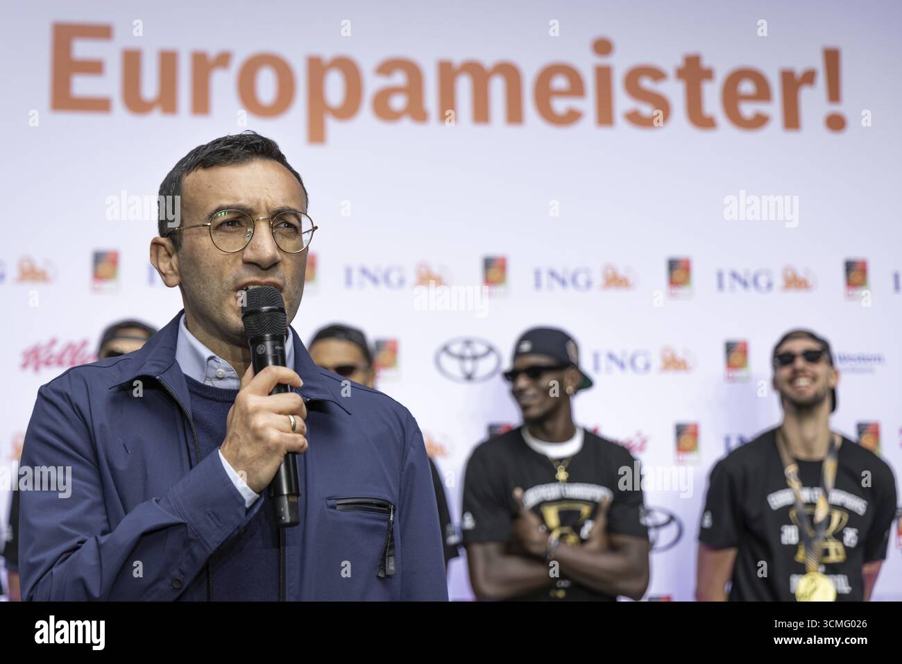 Dopo aver vinto il campionato europeo di pallacanestro il 14 settembre 2025 a riga in Lettonia con una vittoria di 88:83 contro la Turchia, i vincitori della Na tedesca Foto Stock