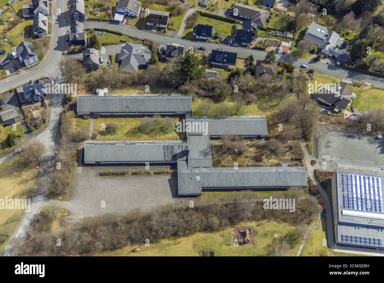 Foto aerea, Rothaarsteigschule, Erndtebrueck, Siegerland, Renania settentrionale-Vestfalia, Germania, istruzione, istituto di istruzione, DE, Europa, istruzione Foto Stock