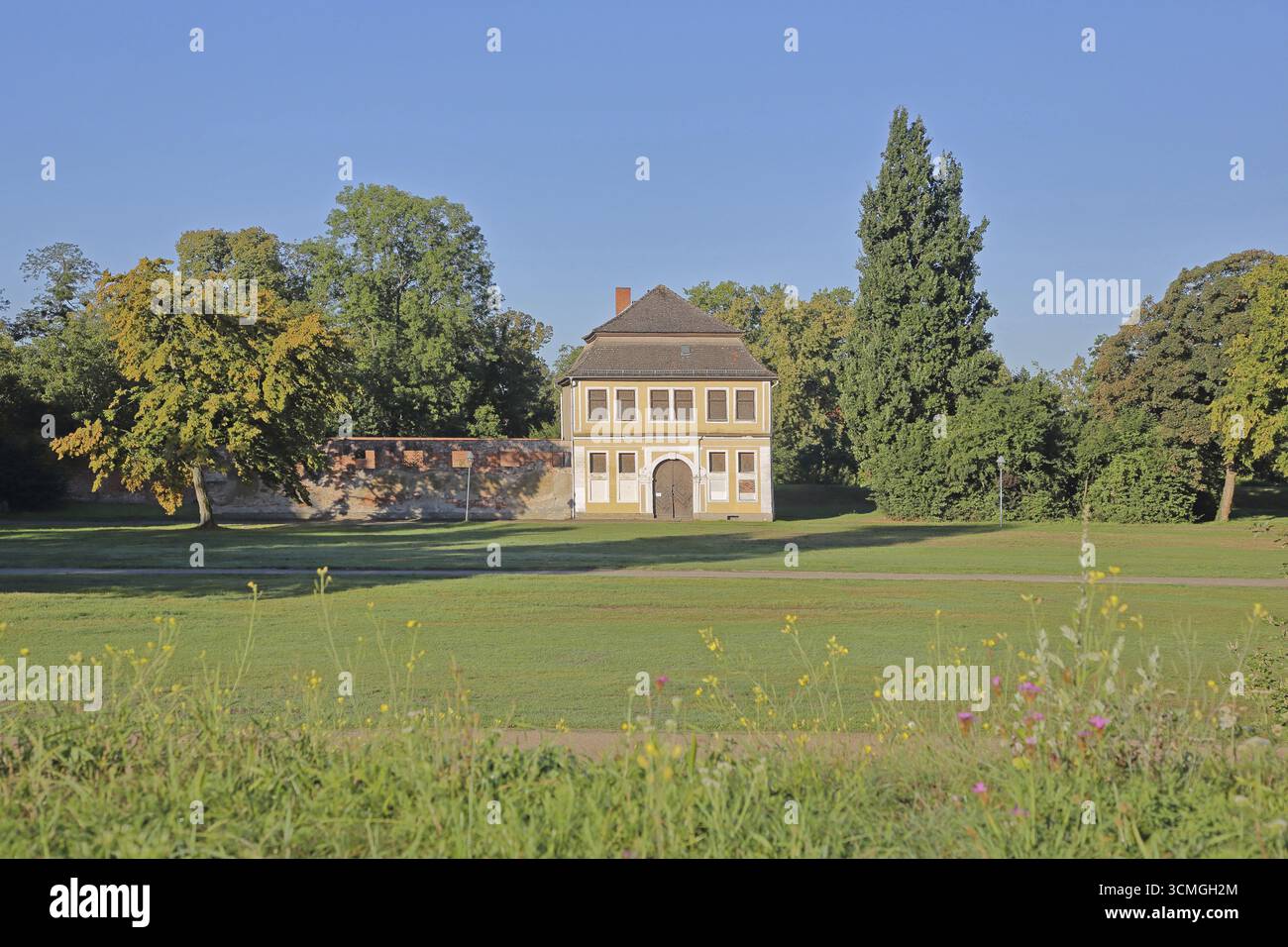 Scuderie storiche, giardino del castello, Zerbst, Flaeming, Sassonia-Anhalt, Germania Foto Stock