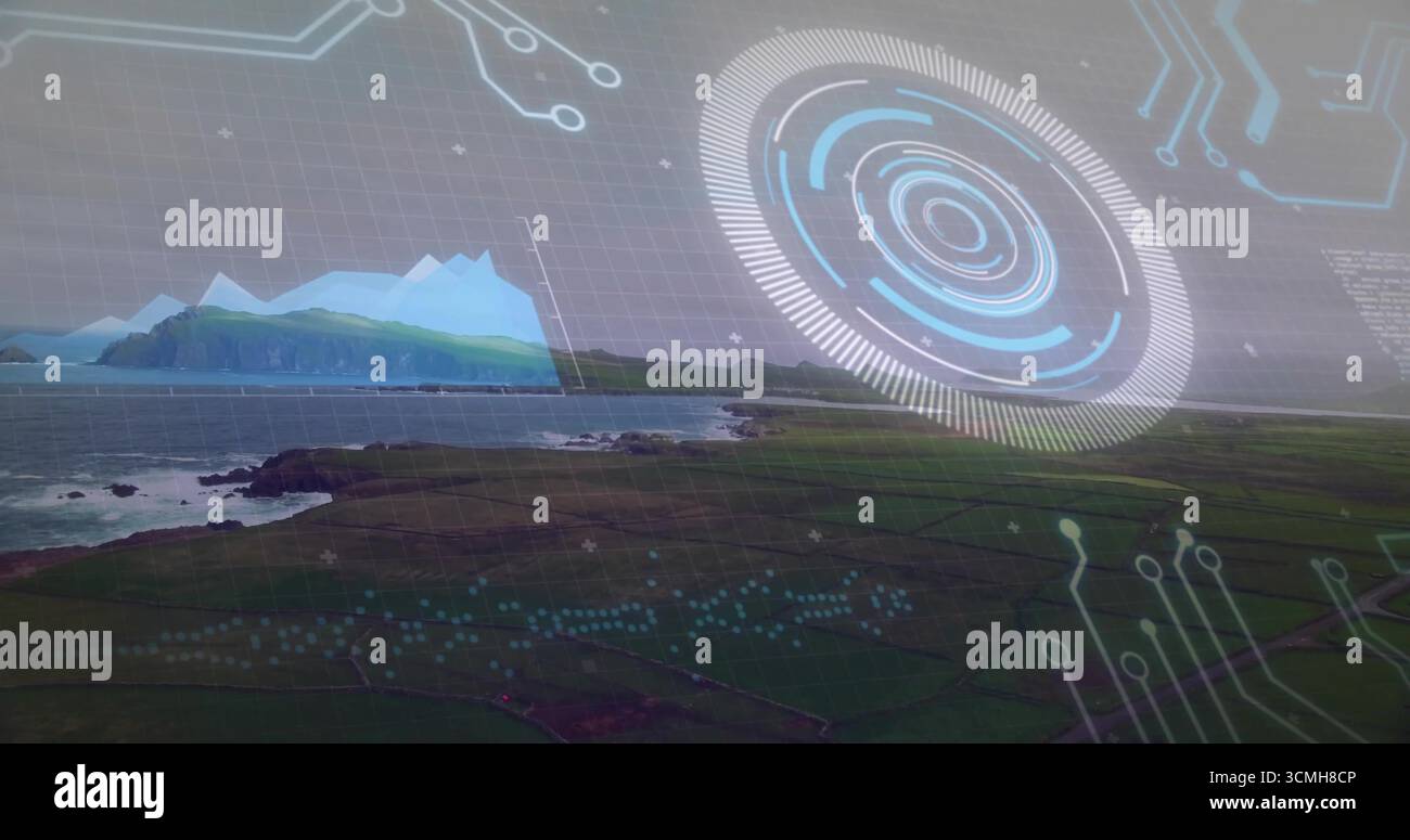 Interfaccia olografica sospesa che si sovrappone ai terreni agricoli costieri, con grafico HUD circolare e circuiti Foto Stock