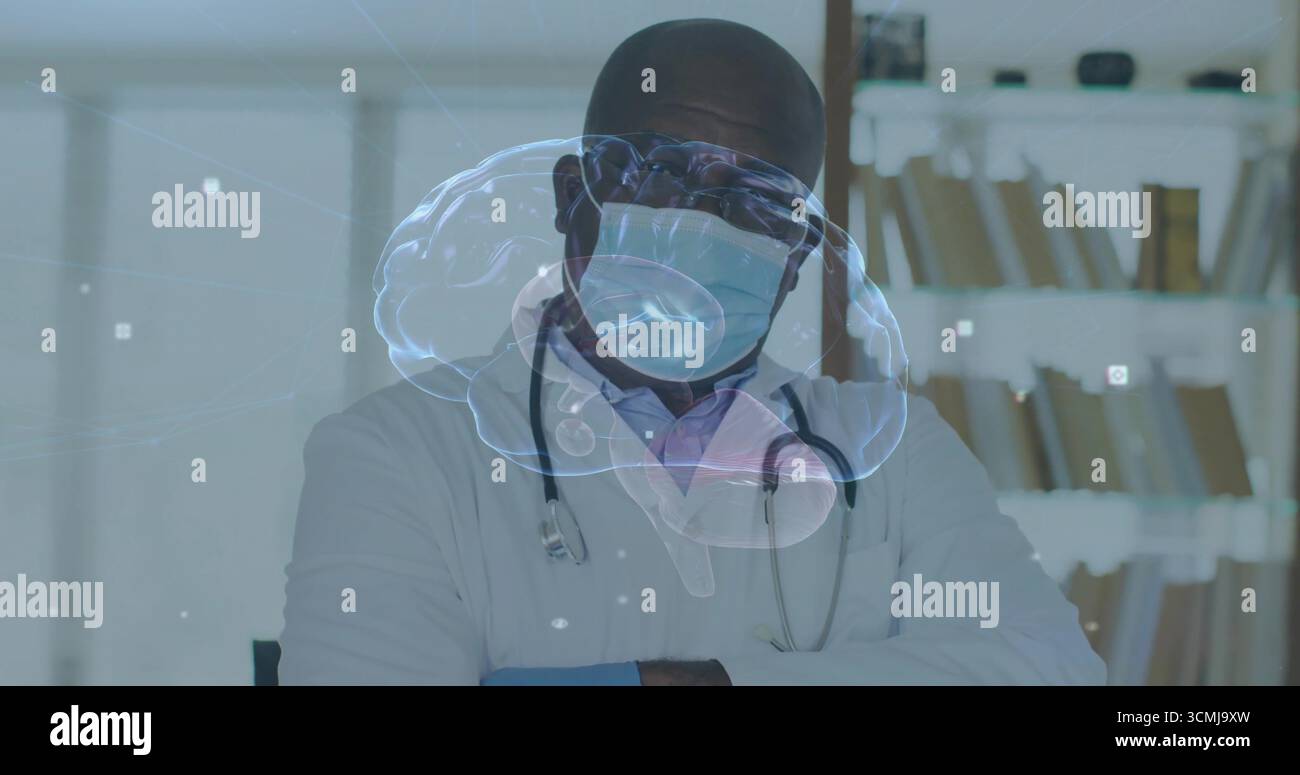 Analisi del cervello olografico in clinica, medico che indossa una maschera da laboratorio con scaffali stetoscopio Foto Stock