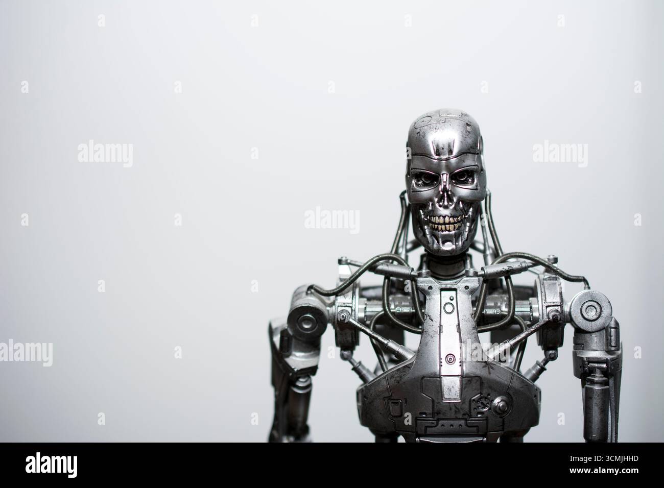 Modello robot Terminator della famosa serie di film fantascientifici Foto Stock