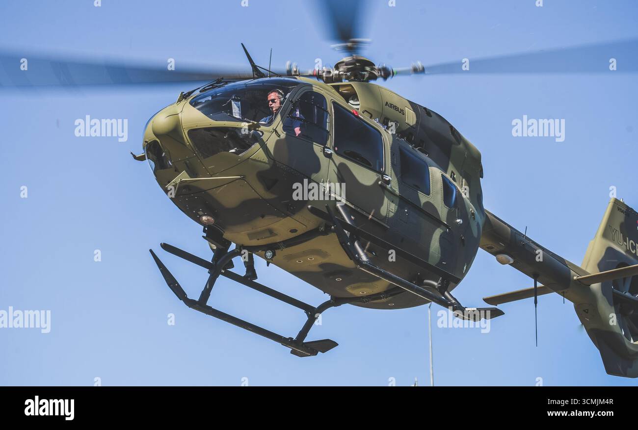 Elicottero militare Airbus in servizio con le forze armate serbe Foto Stock
