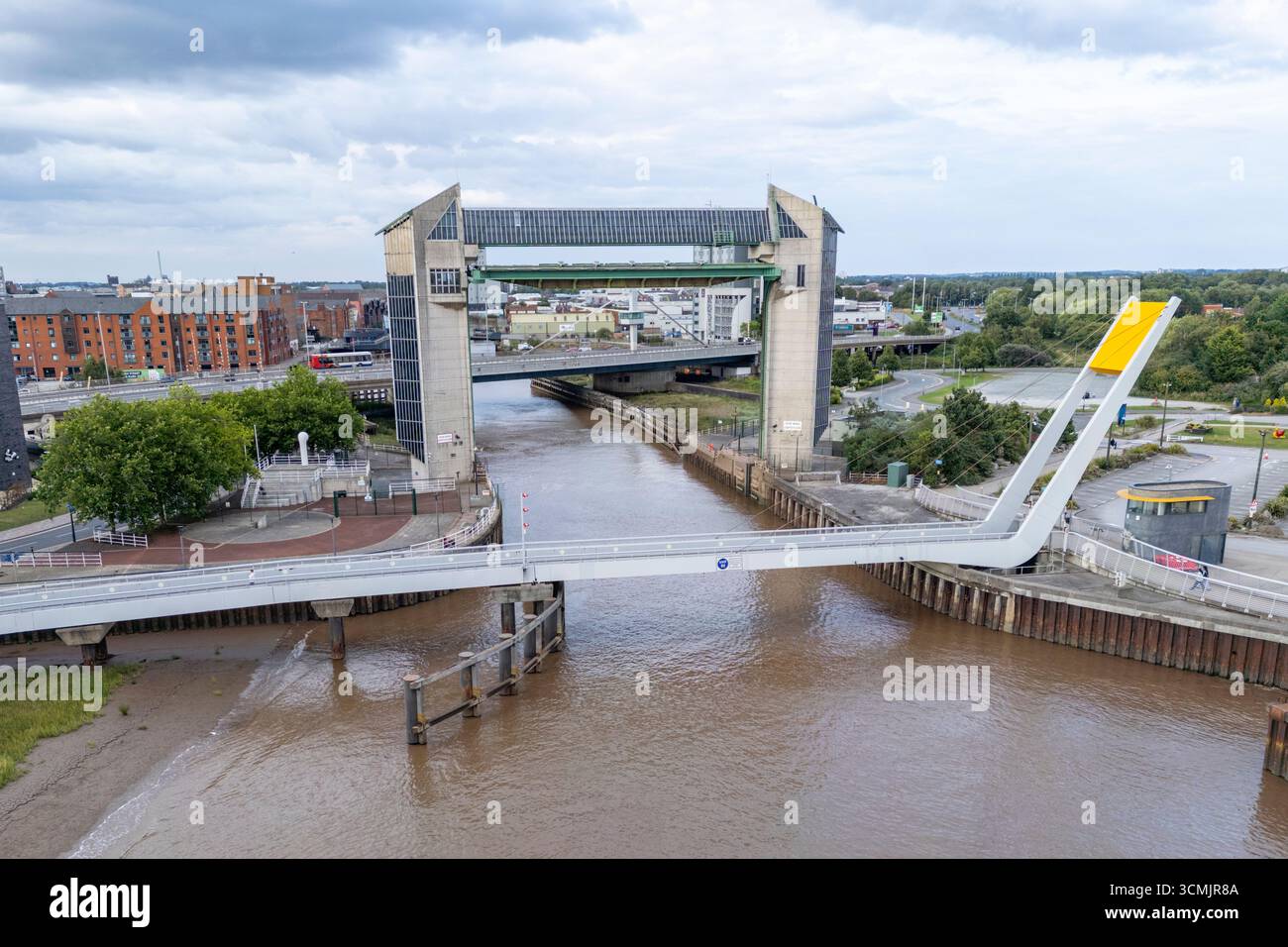 Vista aerea della porta di marea Hull, del fiume Hull, di Kingston upon Hull, Regno Unito. Foto Stock