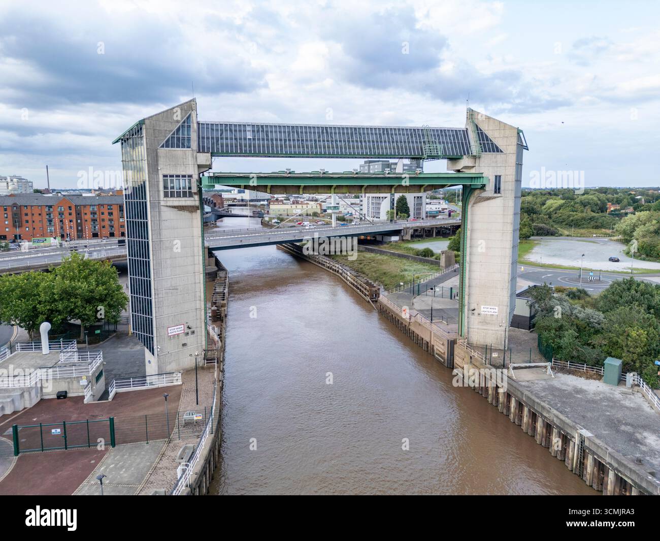 Vista aerea della porta di marea Hull, del fiume Hull, di Kingston upon Hull, Regno Unito. Foto Stock