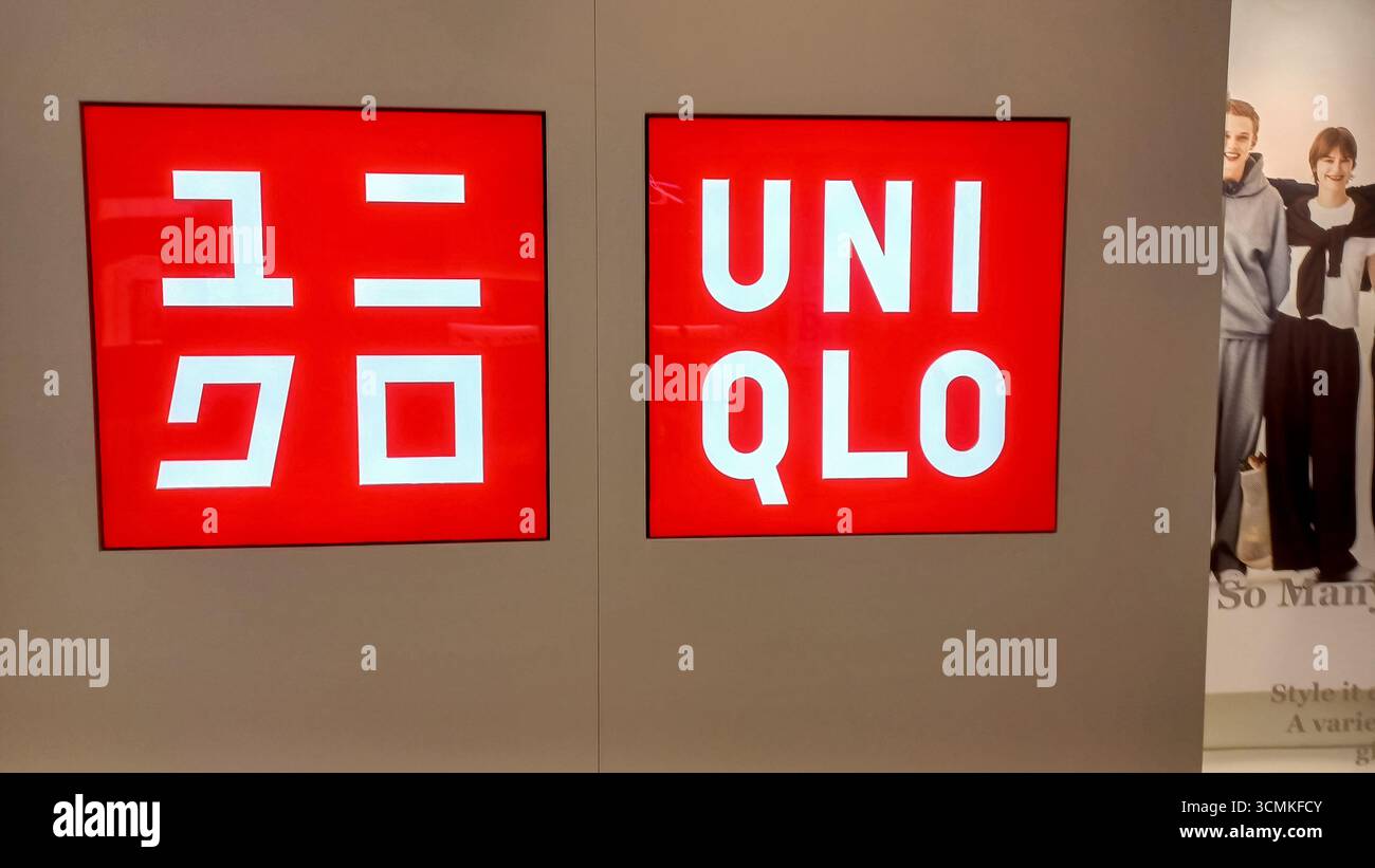 Toronto, ON, Canada - 14 settembre 2025: Visualizza sul cartello della società uni Qlo Foto Stock