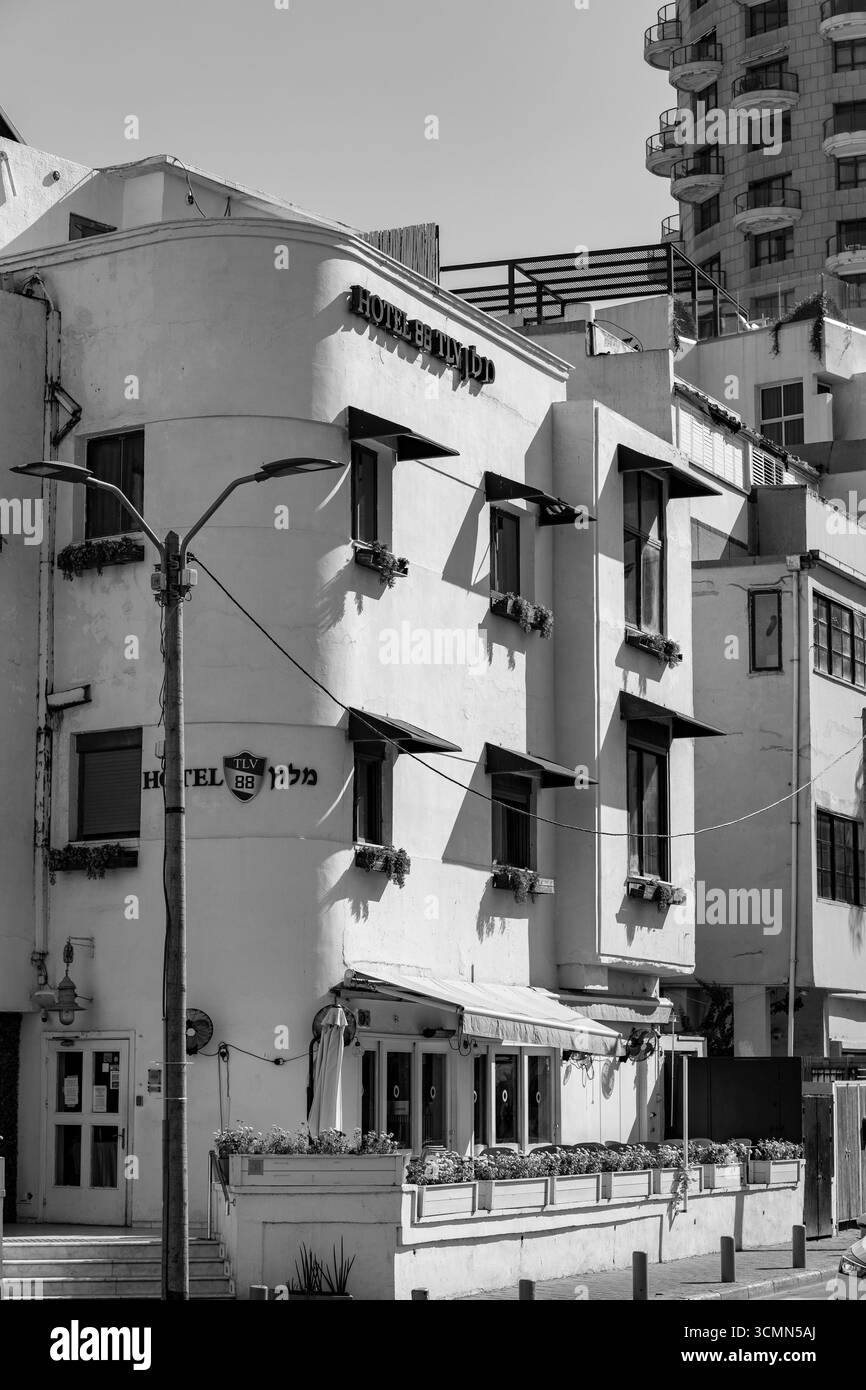 Tel Aviv, Israele - 12 ottobre 2023 - Vista della strada dai quartieri centrali di Tel Aviv, Israele. Foto Stock