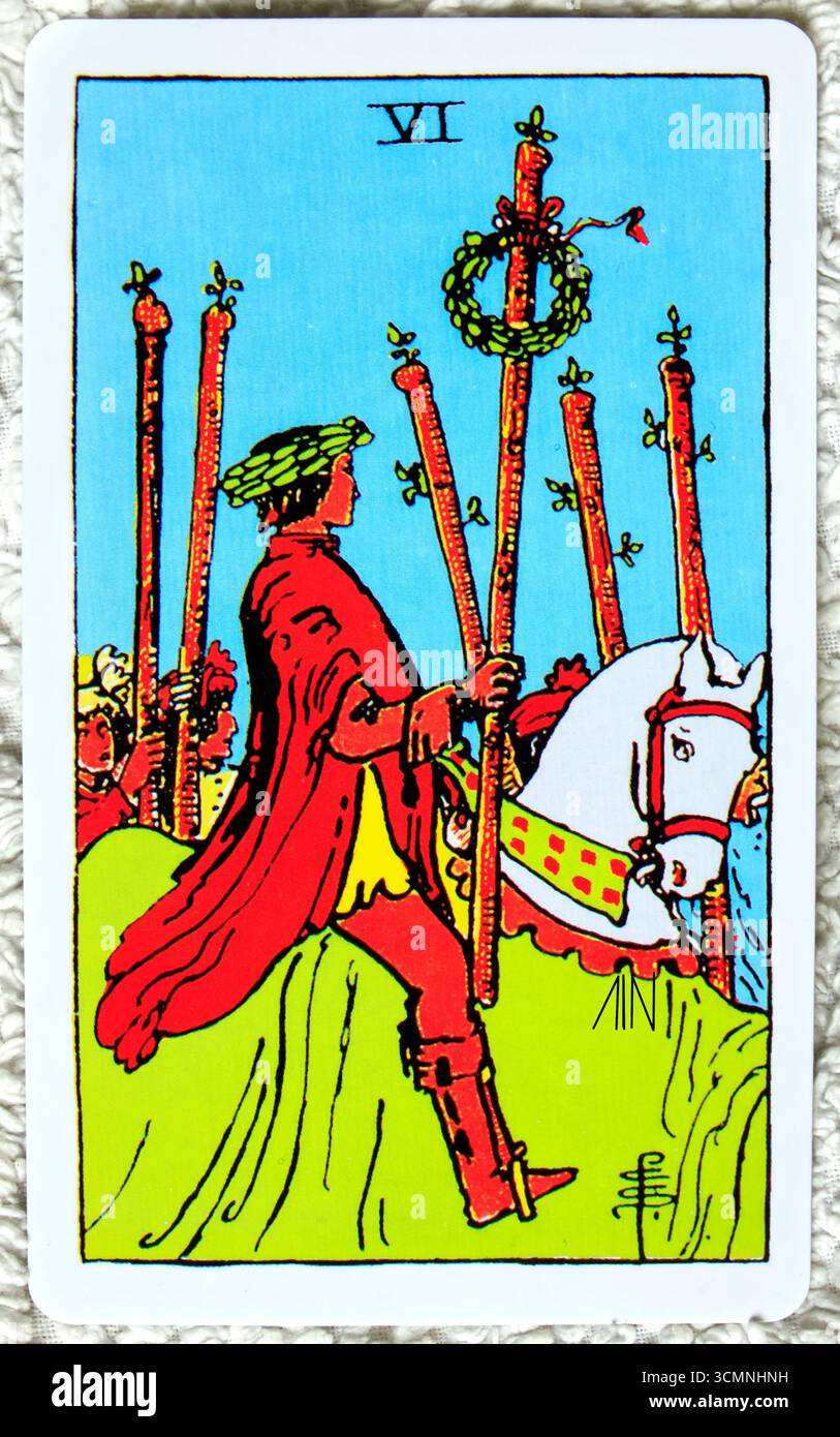 Six of Wands - studio di carte Tarocchi individuale allestito su sfondo testurizzato. Data: Luglio 2025 Foto Stock
