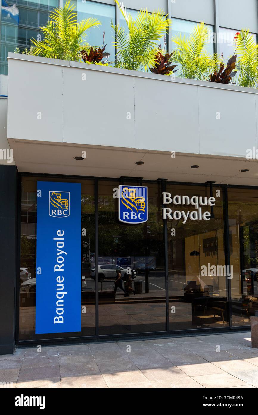 Montreal, Canada - 2 agosto 2025: Facciata dell'edificio BMO della Bank of Montreal nel centro città Foto Stock