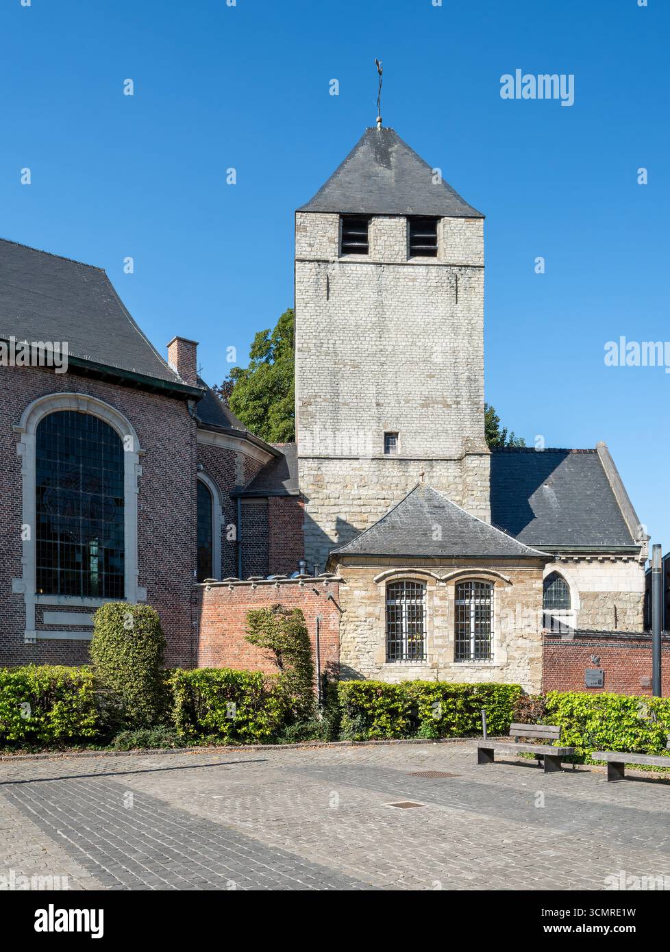 Torre quattrocentesca della Chiesa di Sant'Egidio intra muros / Sint-Gillis-Binnenkerk nella città di Dendermonde / Termont, Fiandre Orientali, Belgio Foto Stock