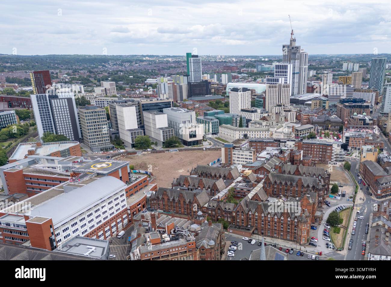Vista aerea generale del centro di Leeds, West Yorkshire, Regno Unito. Foto Stock