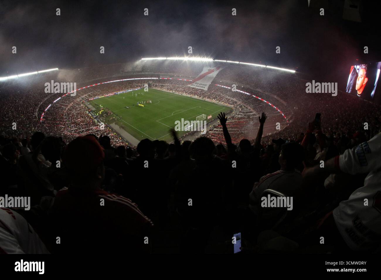 Argentina. 17.09.2025: Vista panoramica dello stadio Mas Monumental durante la partita dei quarti di finale della Coppa Libertadores (crediti: Néstor J. Beremblum/Alamy Live News) Foto Stock