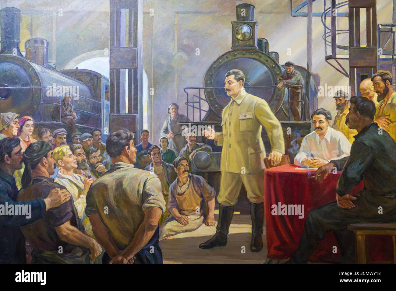 Un dipinto al Museo Stalin di Gori, Georgia, di Joseph Stalin (1878-1953) che tiene un discorso ai lavoratori di una fabbrica di treni Foto Stock