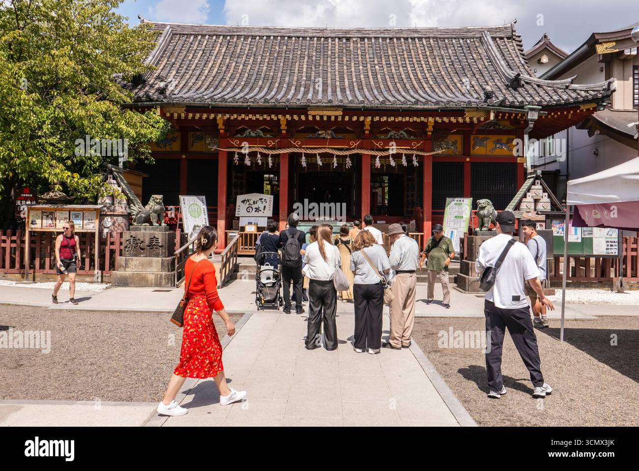 Il Tempio senso-ji si trova nello storico quartiere Asakusa di Tokyo e nei dintorni della stazione Nakamise-dori di Tokyo, Giappone. Foto: SMP News Foto Stock