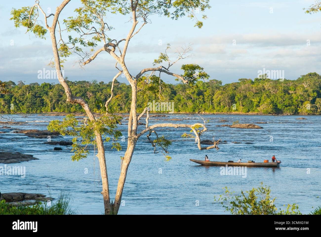 Vista da Surapire, villaggio amerindo sulla riva del fiume Caura, Repubblica bolivariana del Venezuela, Sud America Foto Stock