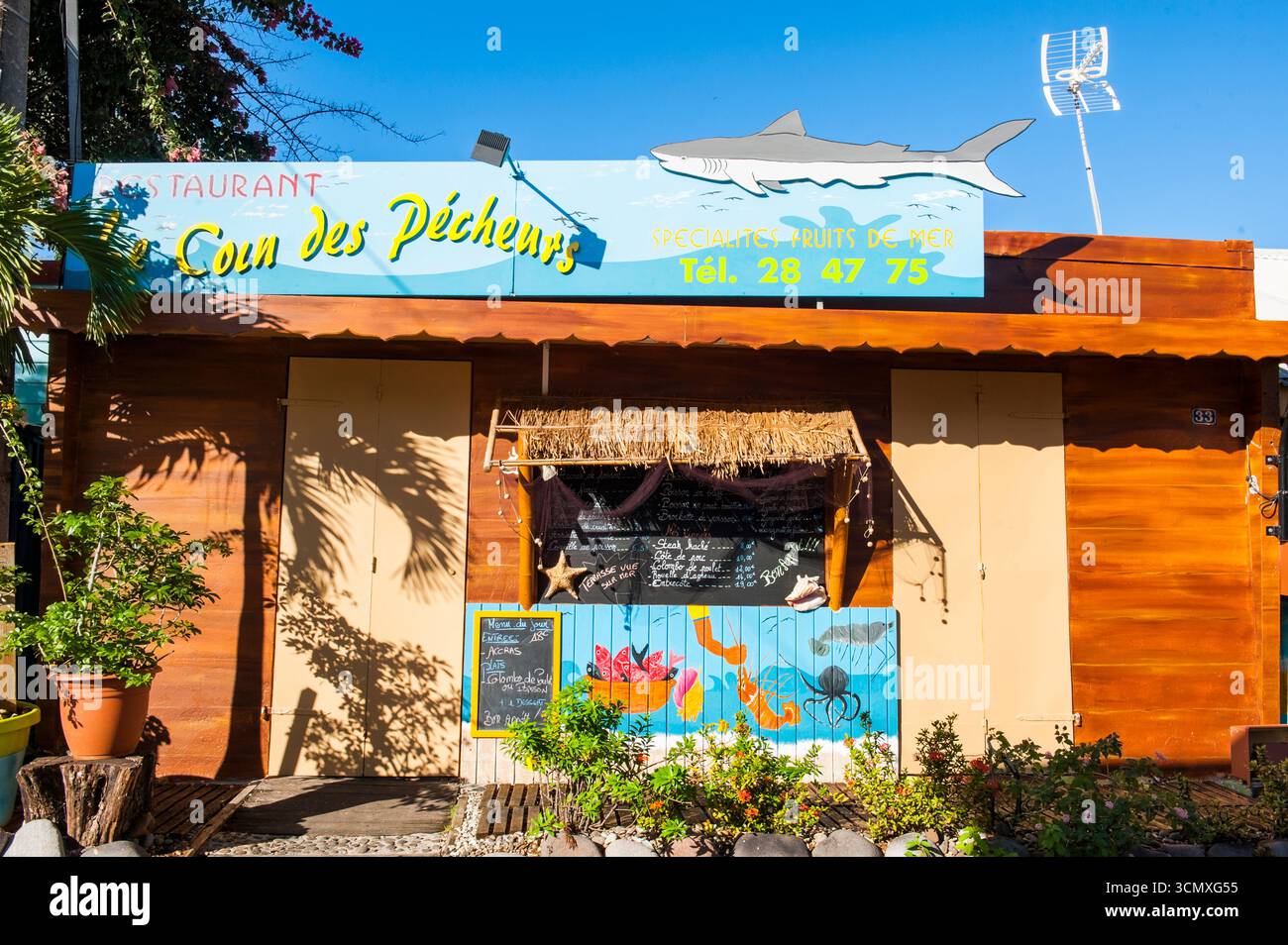 Ristorante di pesce e pesce sul mare, villaggio di Deshaies, basse-terre, Guadalupa Foto Stock