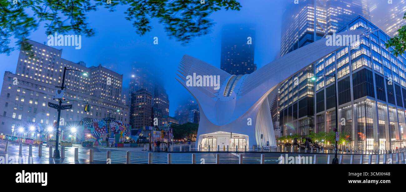 Esterno del centro di trasporto di Oculus presso il World Trade Center, New York, USA Foto Stock