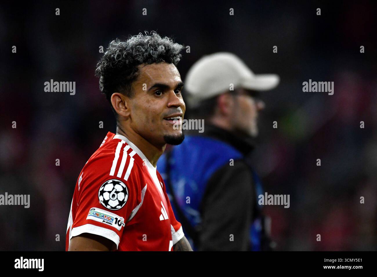 Monaco di Baviera, Germania. 18 settembre 2025. 17.09.2025, Allianz Arena, Monaco di Baviera, Champions League, FC Bayern Monaco vs FC Chelsea, nella foto: Luis Diaz (Monaco di Baviera) credito: dpa/Alamy Live News Foto Stock